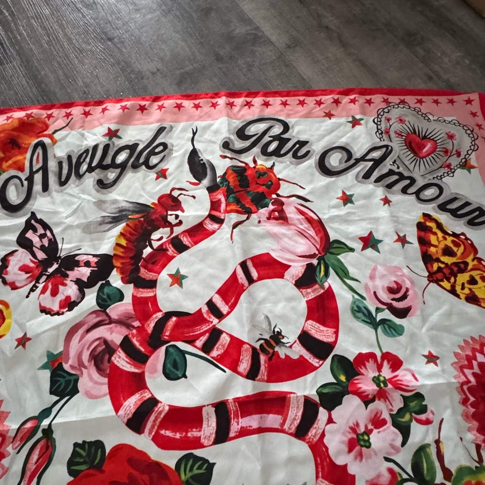 Gucci  (L’aveugle par Amour)Vibrant Scarf with Heart and Butterfly Motifs - Picture 6 of 11